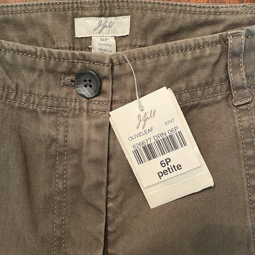 J. Jill Cargo pants NWT, oliveleaf color